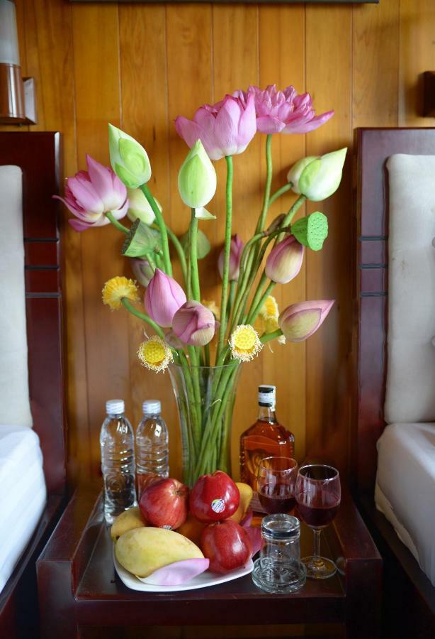 Legend Cruise Hotel ฮาลอง ภายนอก รูปภาพ