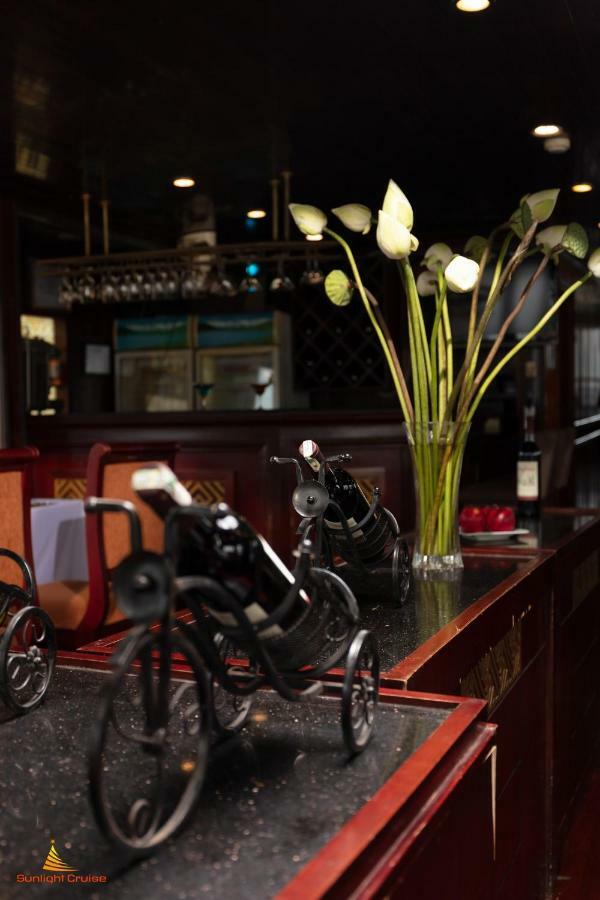 Legend Cruise Hotel ฮาลอง ภายนอก รูปภาพ